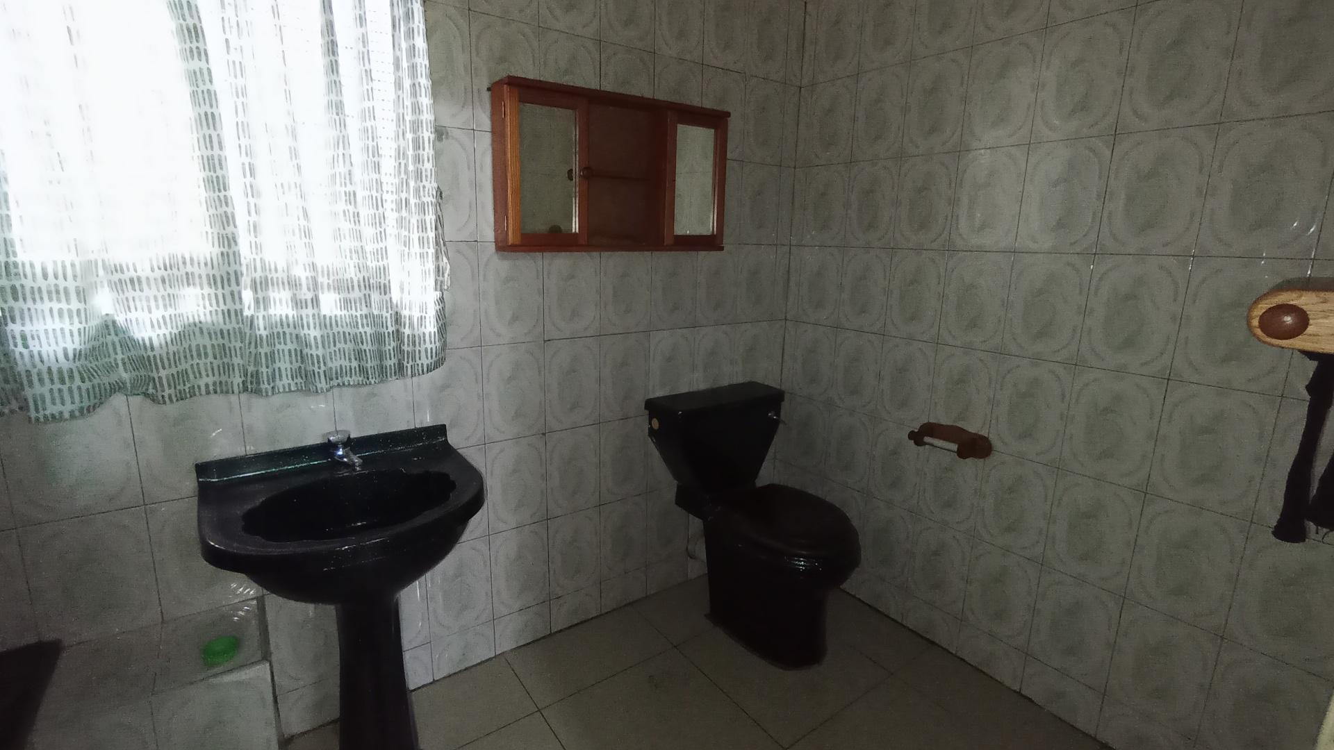 Bathroom 1 - 6 square meters of property in Pietermaritzburg (KZN)