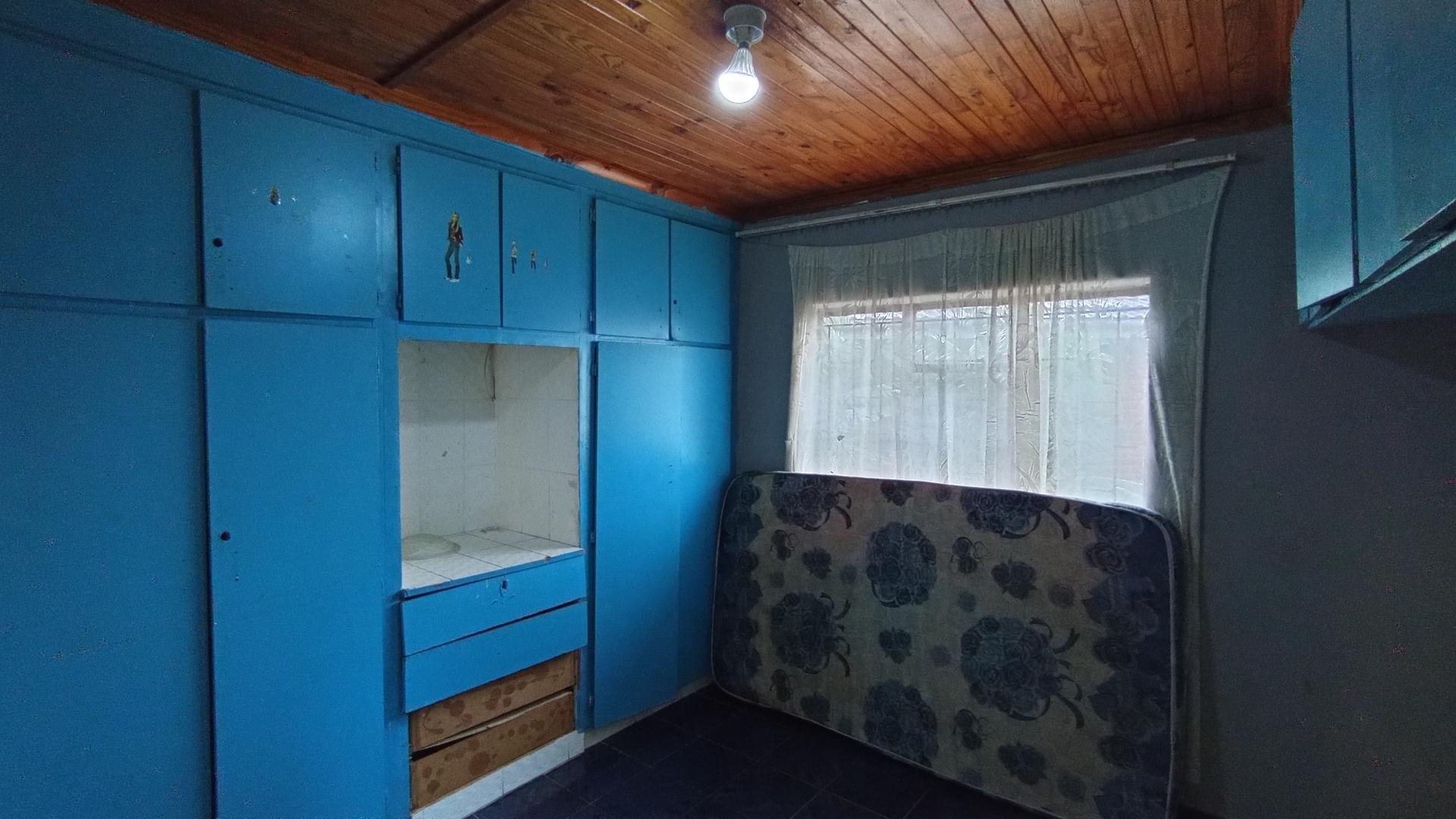 Bed Room 1 - 11 square meters of property in Pietermaritzburg (KZN)