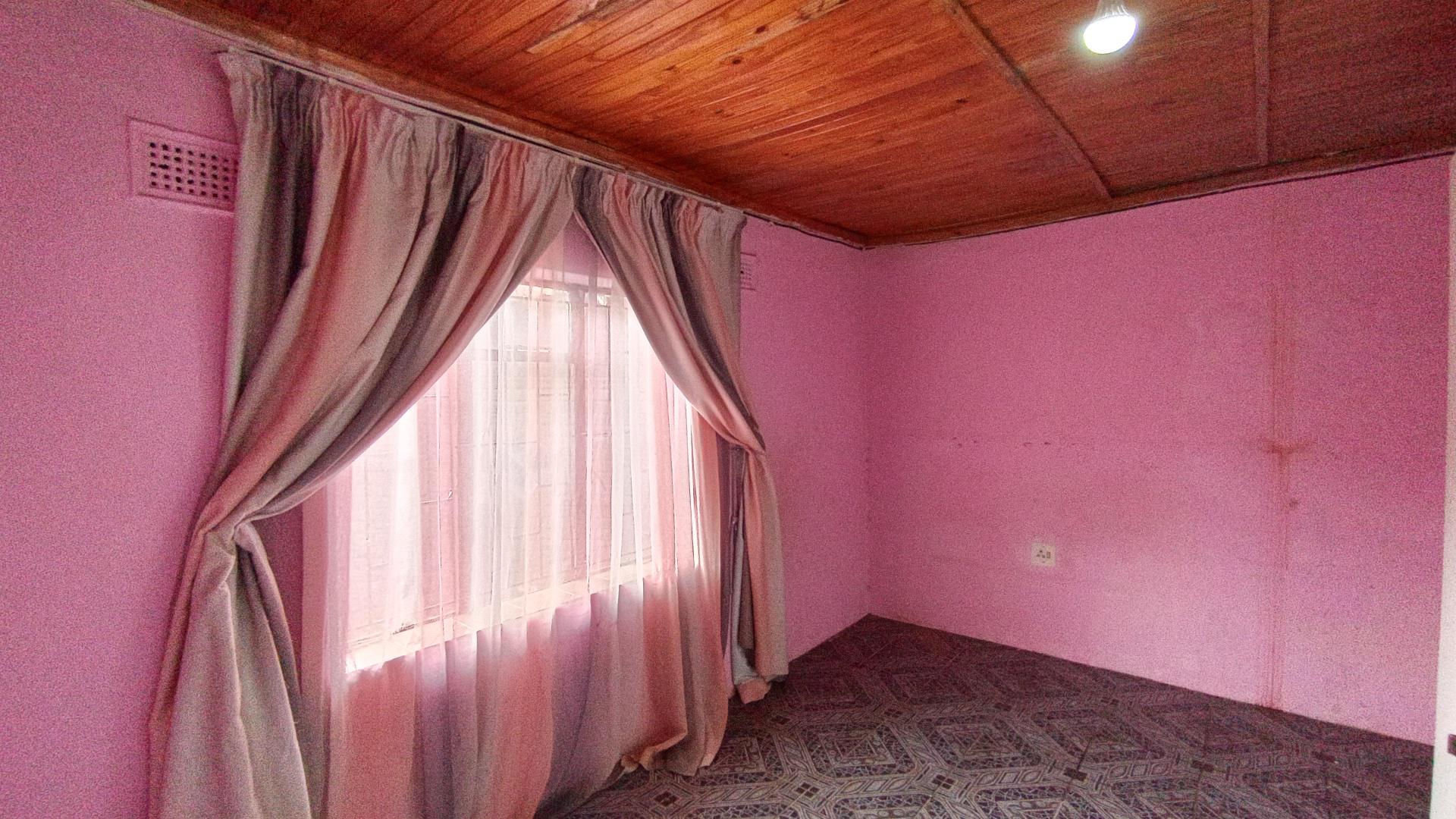 Bed Room 2 - 13 square meters of property in Pietermaritzburg (KZN)