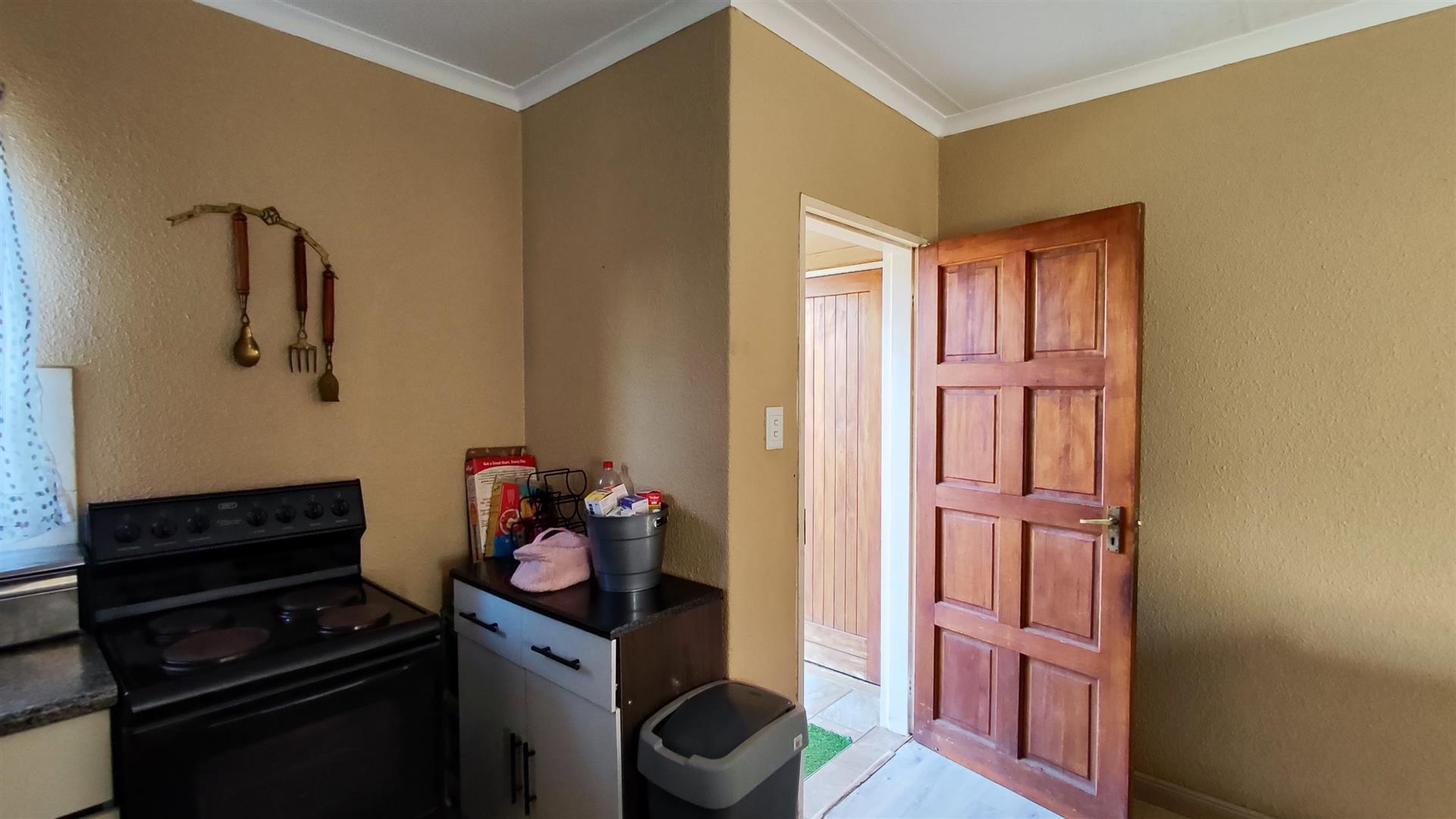 Kitchen - 8 square meters of property in Salfin