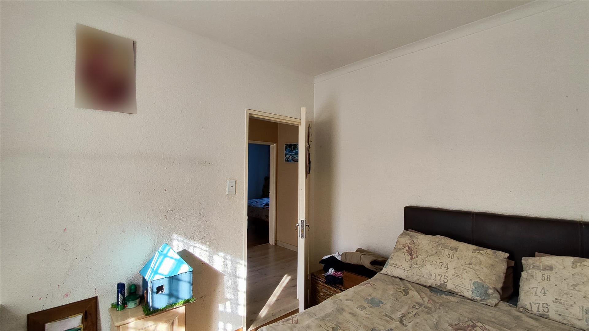 Bed Room 1 - 10 square meters of property in Salfin