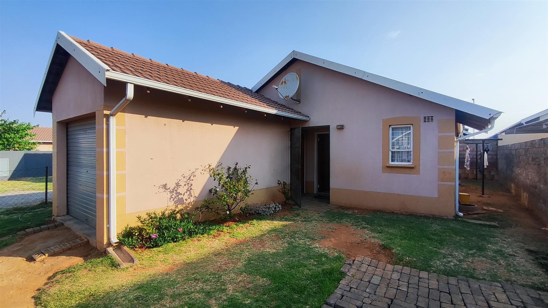 Front View of property in Salfin