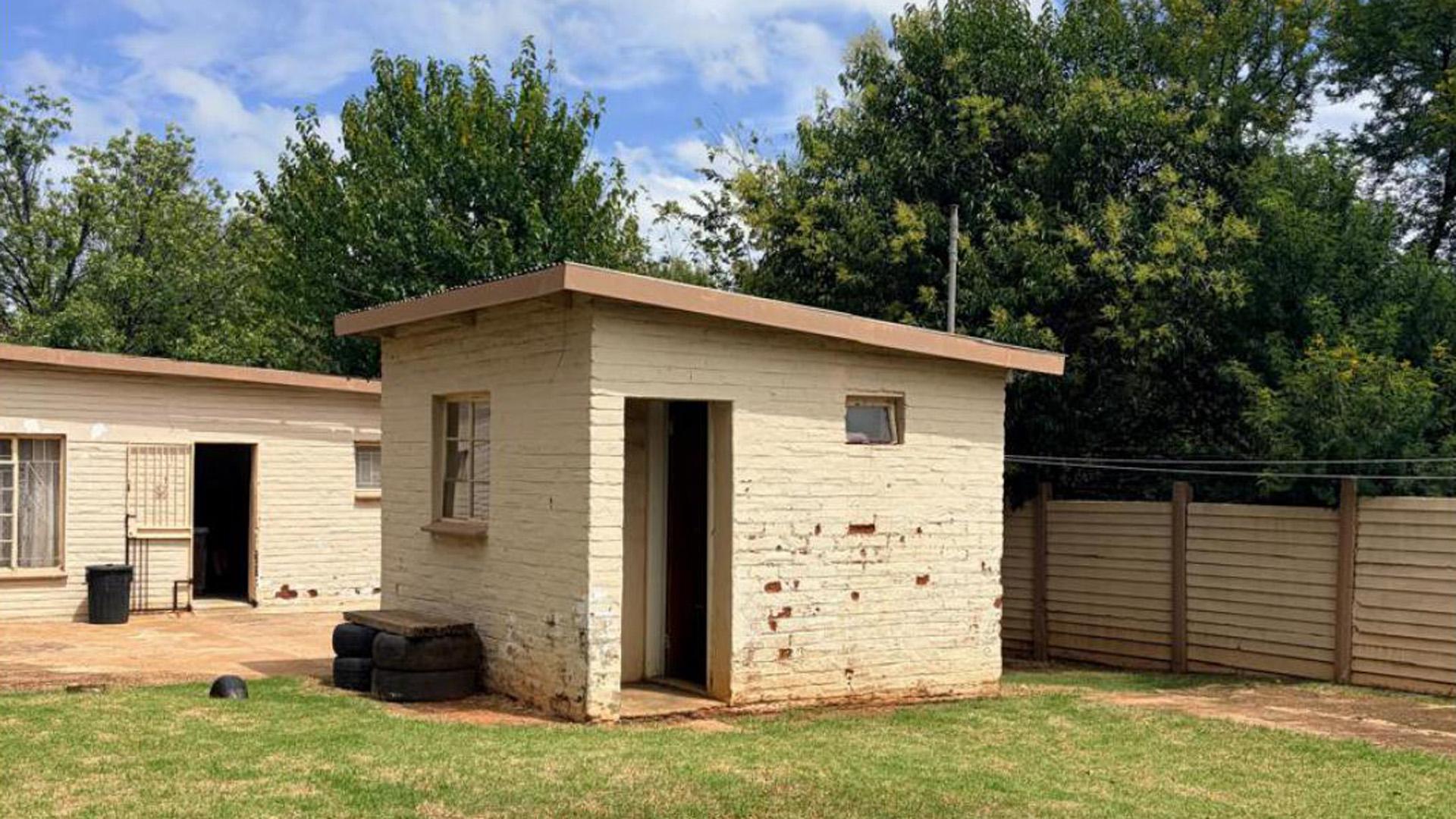 Staff Bathroom of property in Ventersdorp