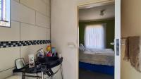Main Bathroom - 5 square meters of property in Windmill Park