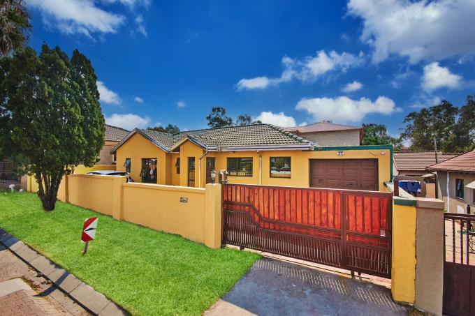 3 Bedroom House for Sale and to Rent For Sale in Thatchfield - MR690918