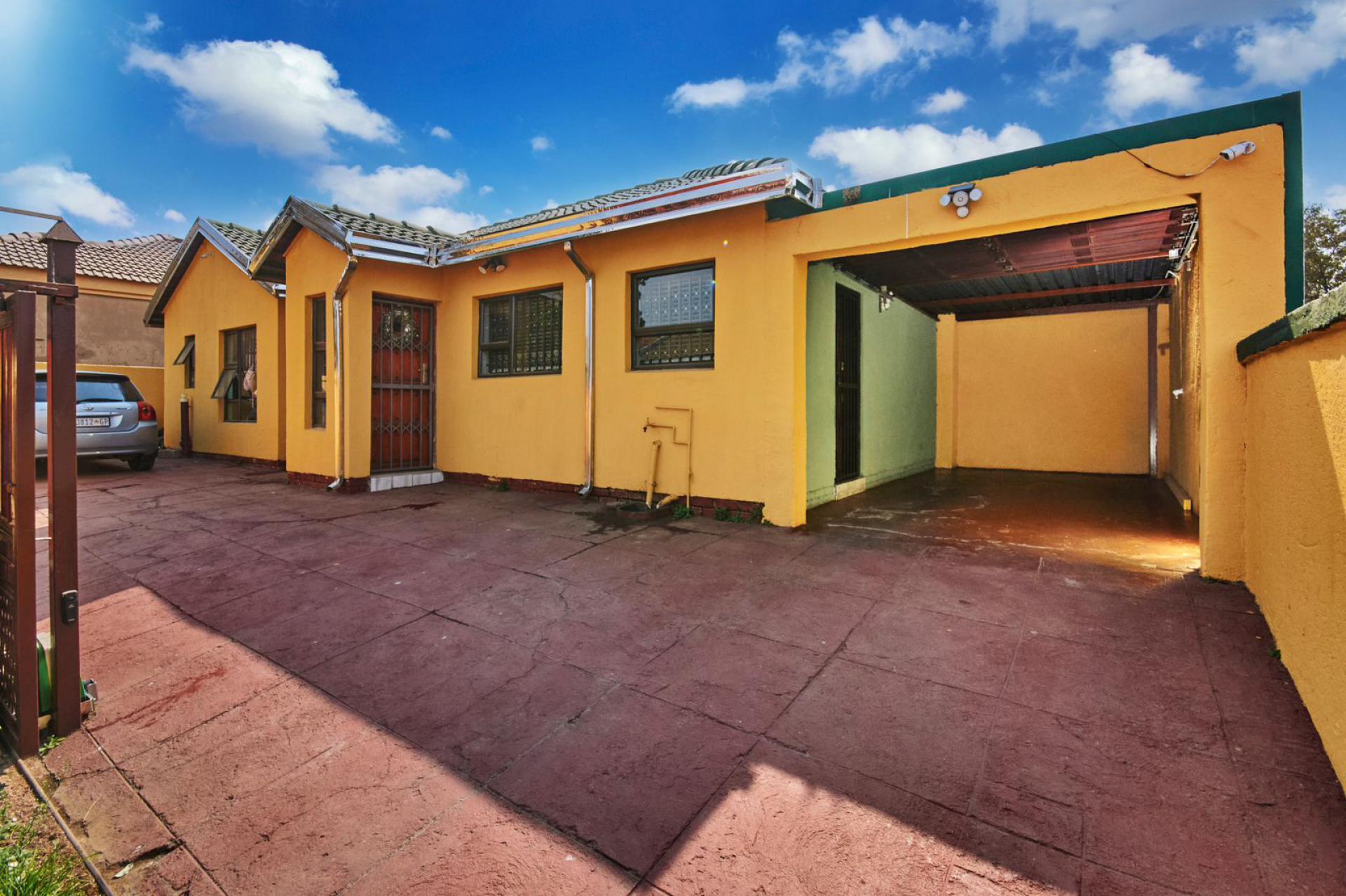  of property in Thatchfield