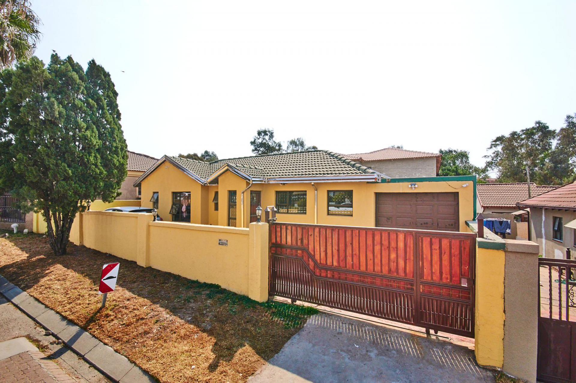  of property in Thatchfield