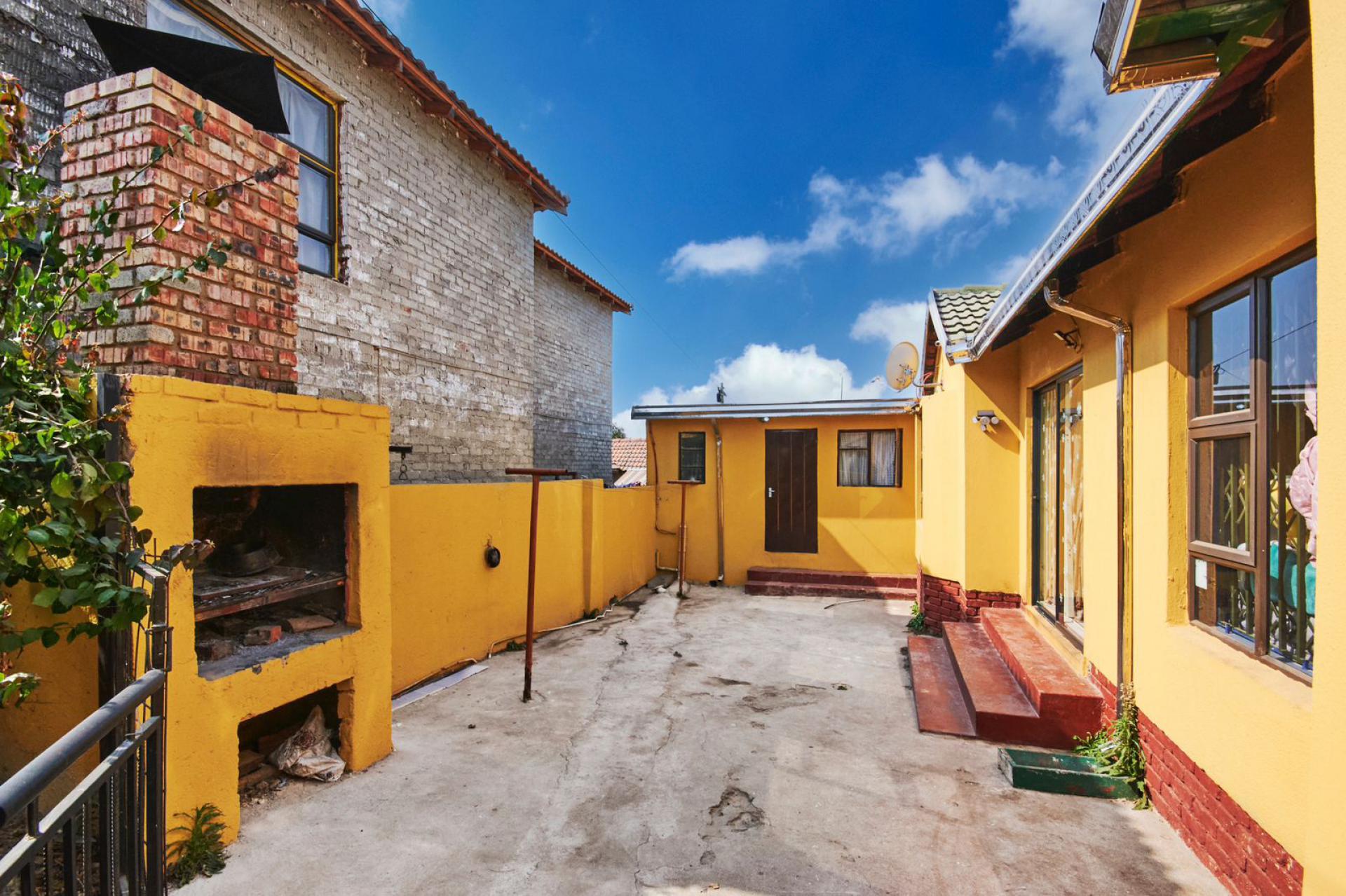  of property in Thatchfield