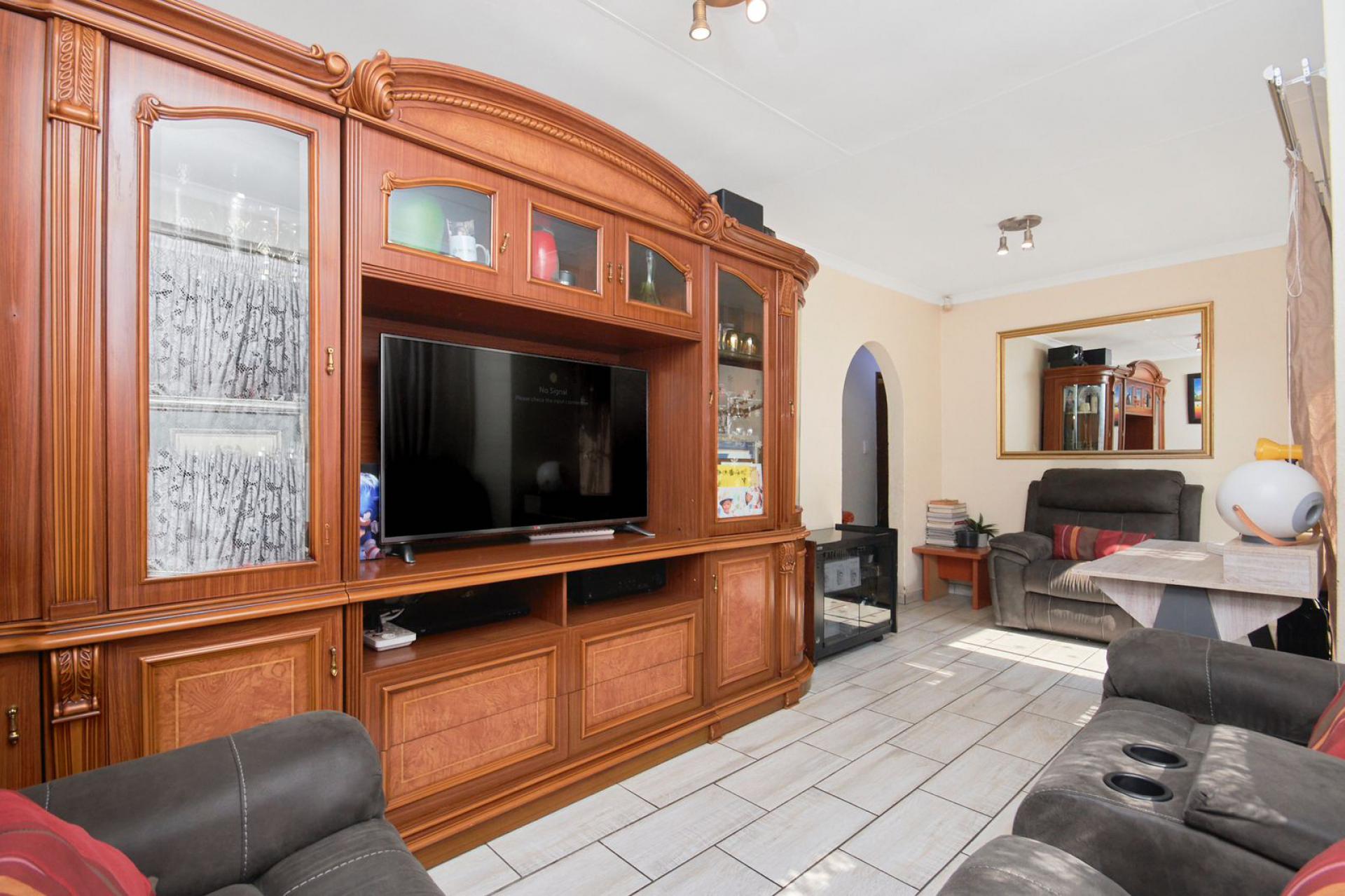  of property in Thatchfield