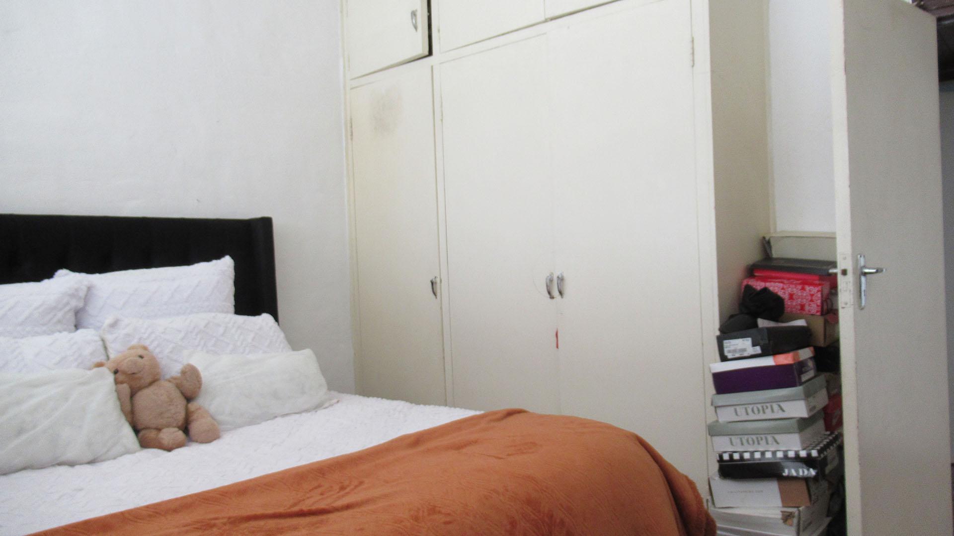 Bed Room 1 - 13 square meters of property in Witpoortjie