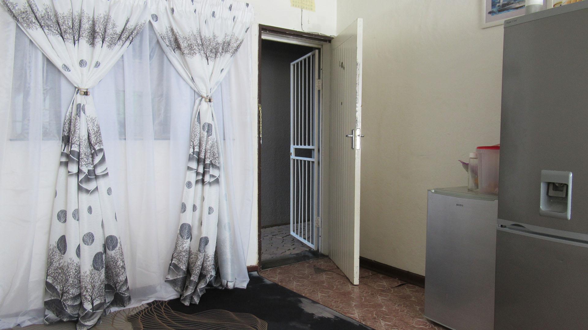 Spaces - 10 square meters of property in Witpoortjie