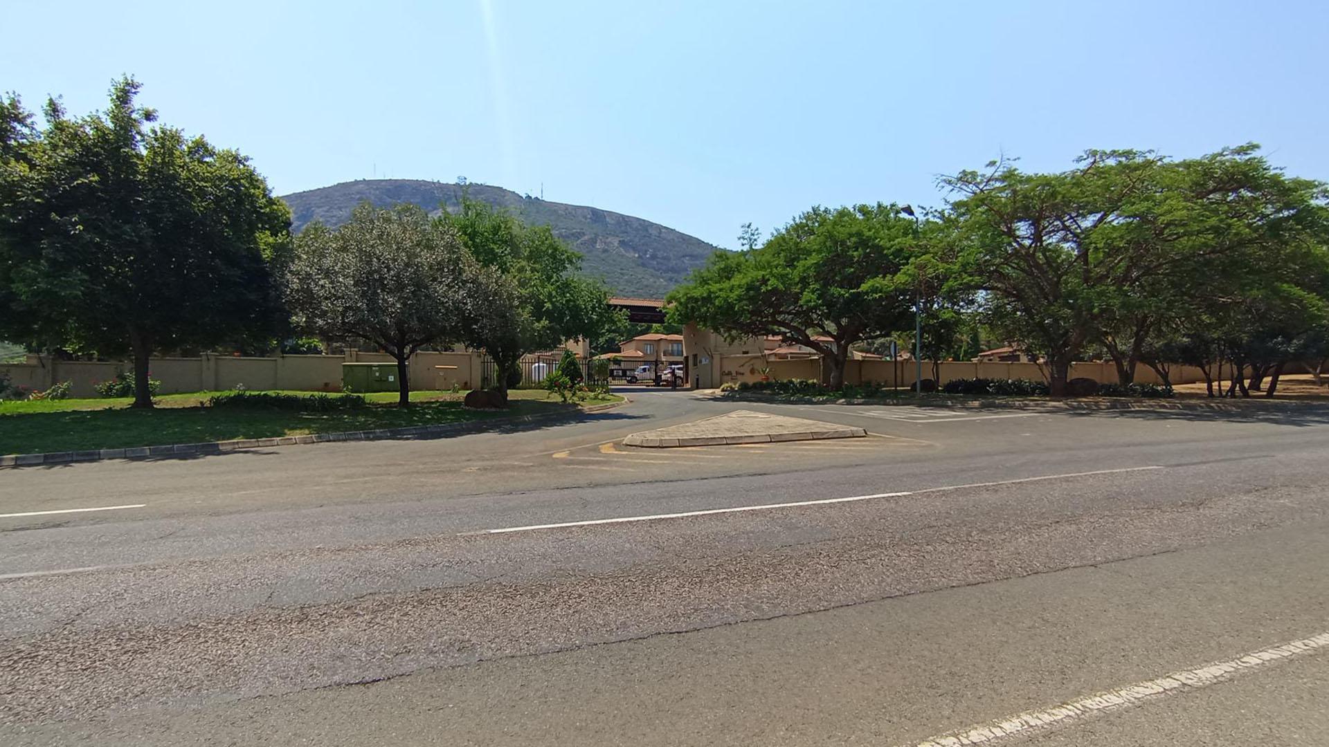 Front View of property in Melodie