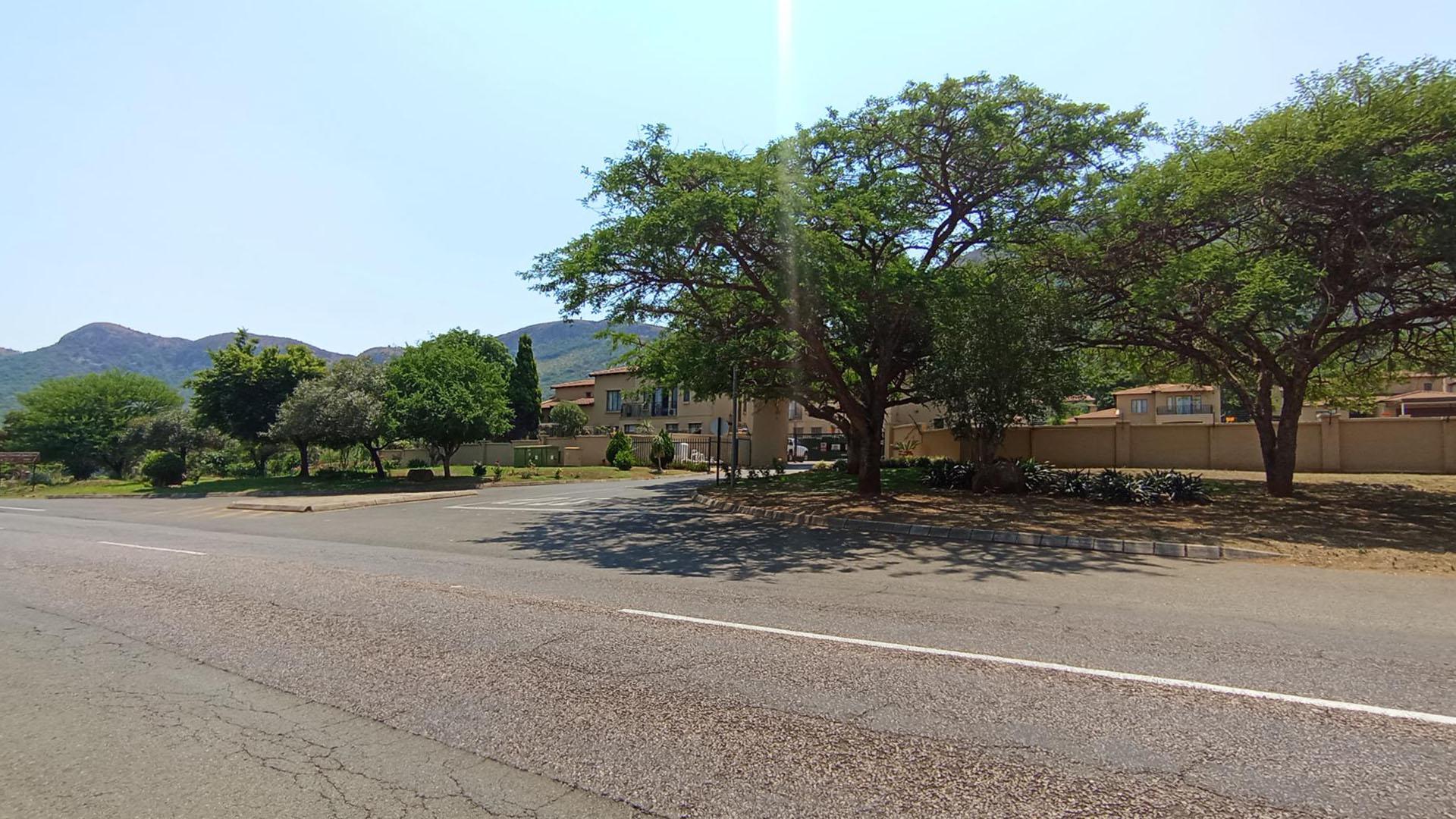 Front View of property in Melodie
