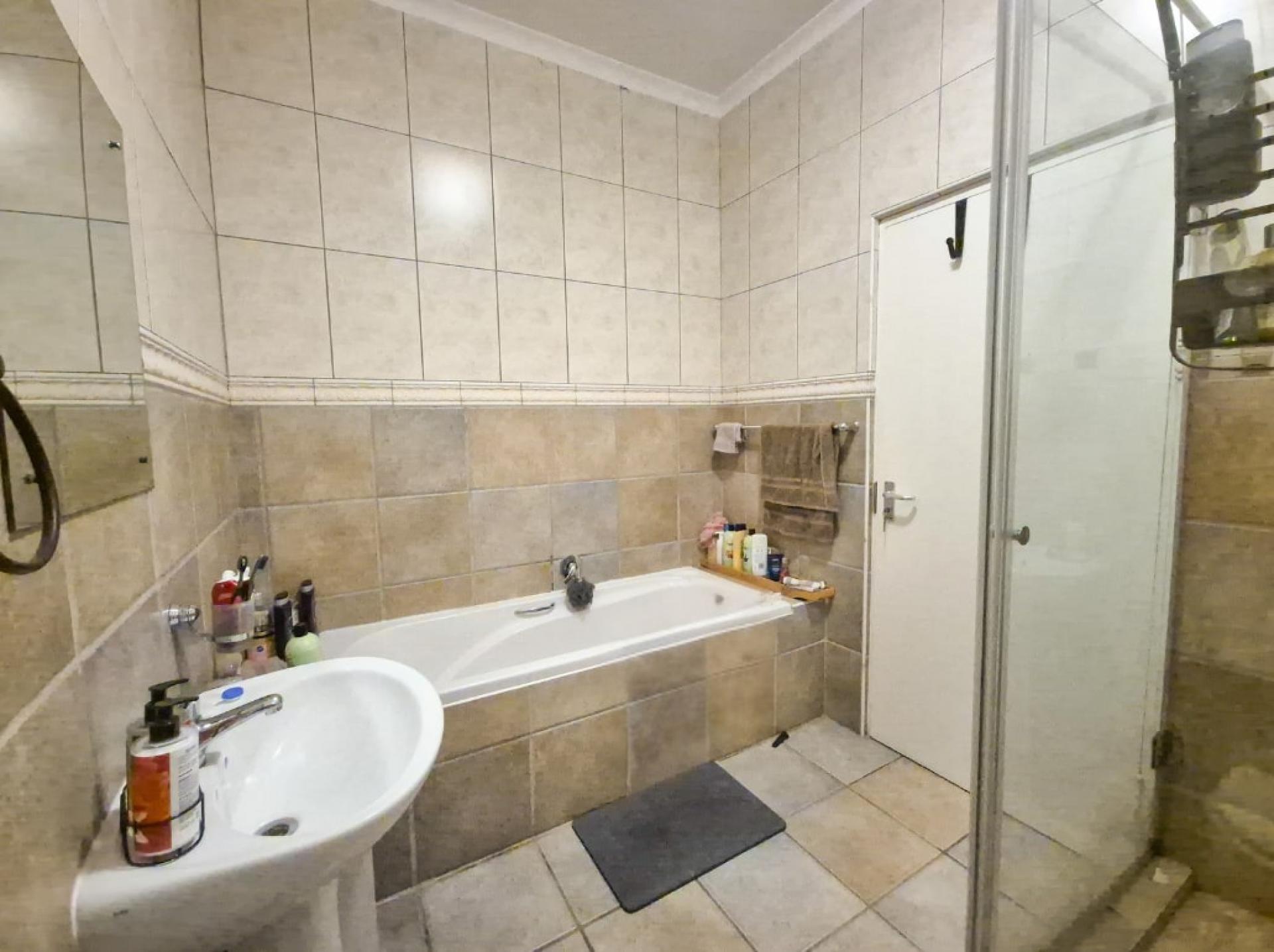  of property in Rosendal