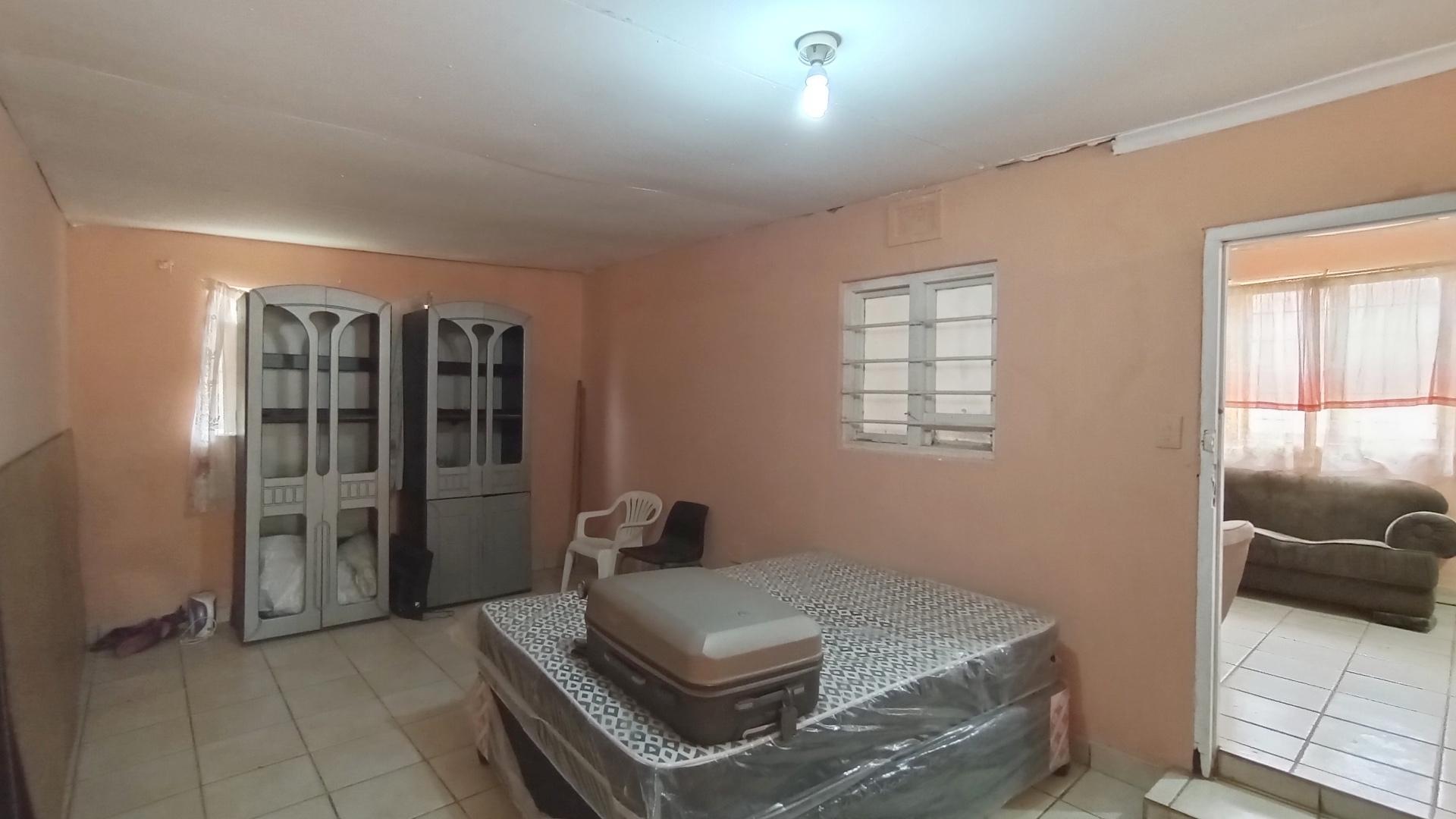 Flatlet - 56 square meters of property in Sunwich Port