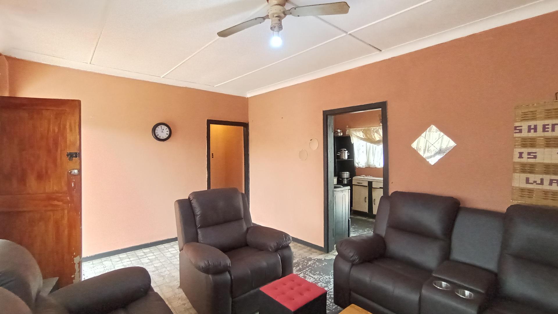 Lounges - 23 square meters of property in Sunwich Port