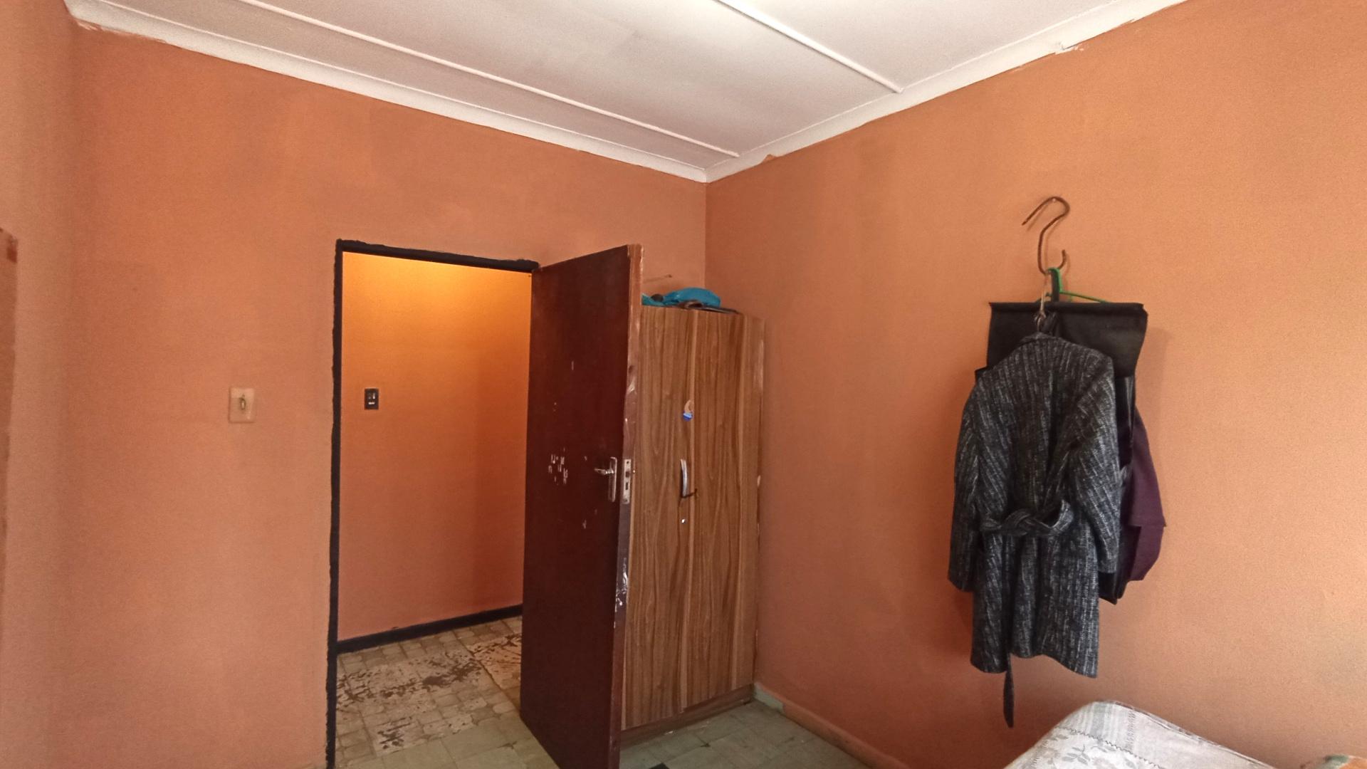 Bed Room 1 - 11 square meters of property in Sunwich Port