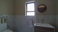 Guest Toilet - 4 square meters of property in Halfway House
