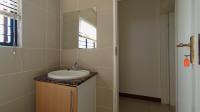 Bathroom 1 - 5 square meters of property in Rietvlei Ridge Country Estate