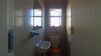 Guest Toilet - 2 square meters of property in Rietvlei Ridge Country Estate