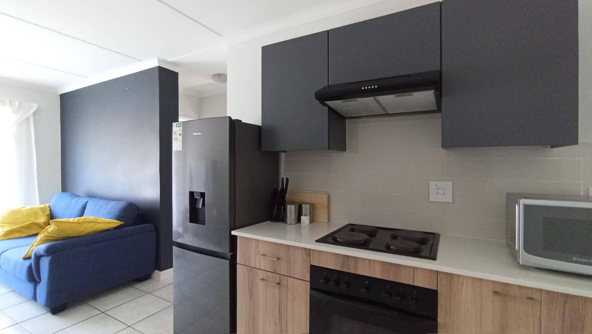 Kitchen - 8 square meters of property in Linbro Park A.H.