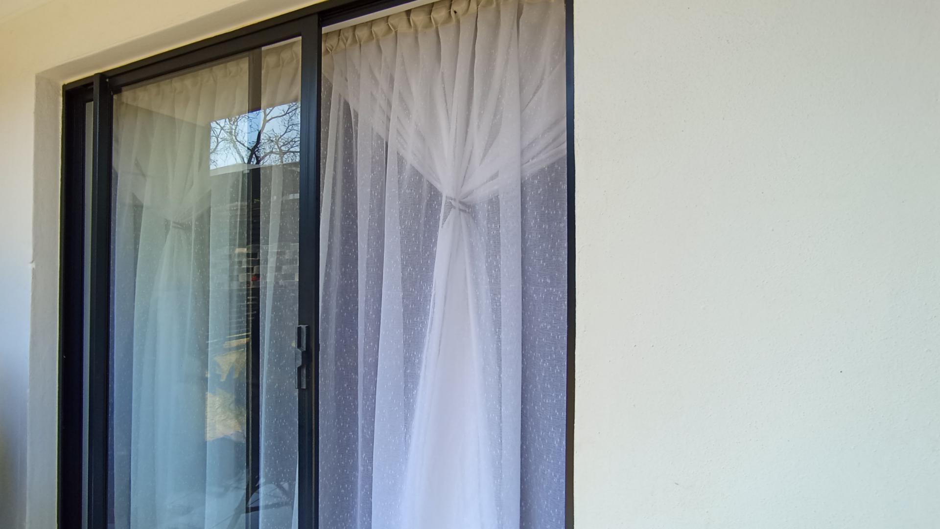 Patio - 3 square meters of property in Linbro Park A.H.