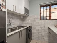  of property in Glenvista