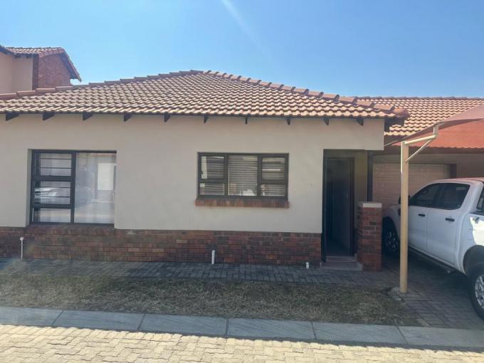 3 Bedroom Simplex to Rent in Waterval East - Property to rent - MR690983
