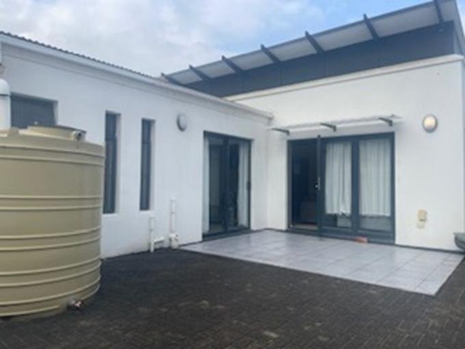 2 Bedroom House for Sale For Sale in Nahoon Valley Park - MR690988