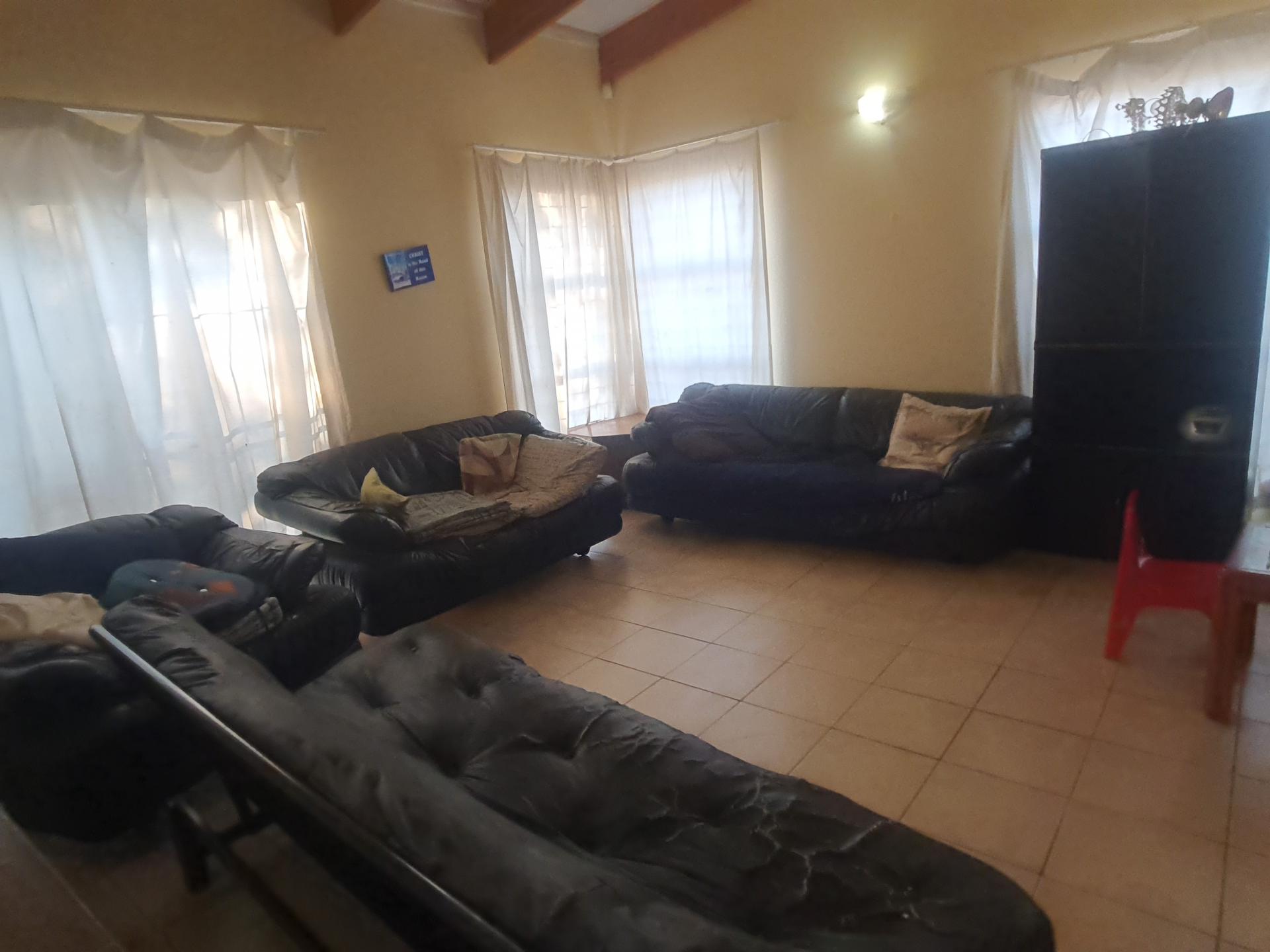  of property in Universitas