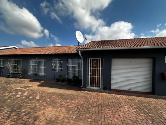 2 Bedroom Simplex for Sale For Sale in Raceview - MR691008