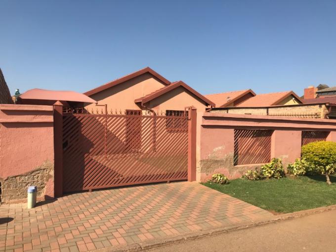 2 Bedroom House for Sale For Sale in Soshanguve - MR691022