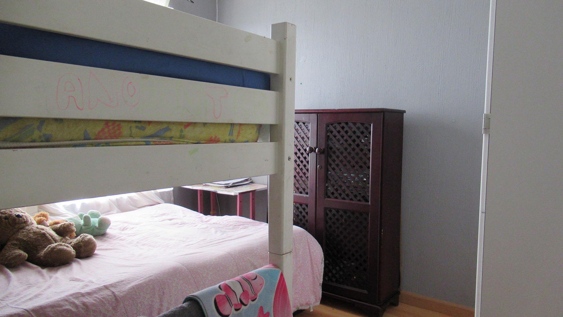 Bed Room 2 - 10 square meters of property in Strubensvallei