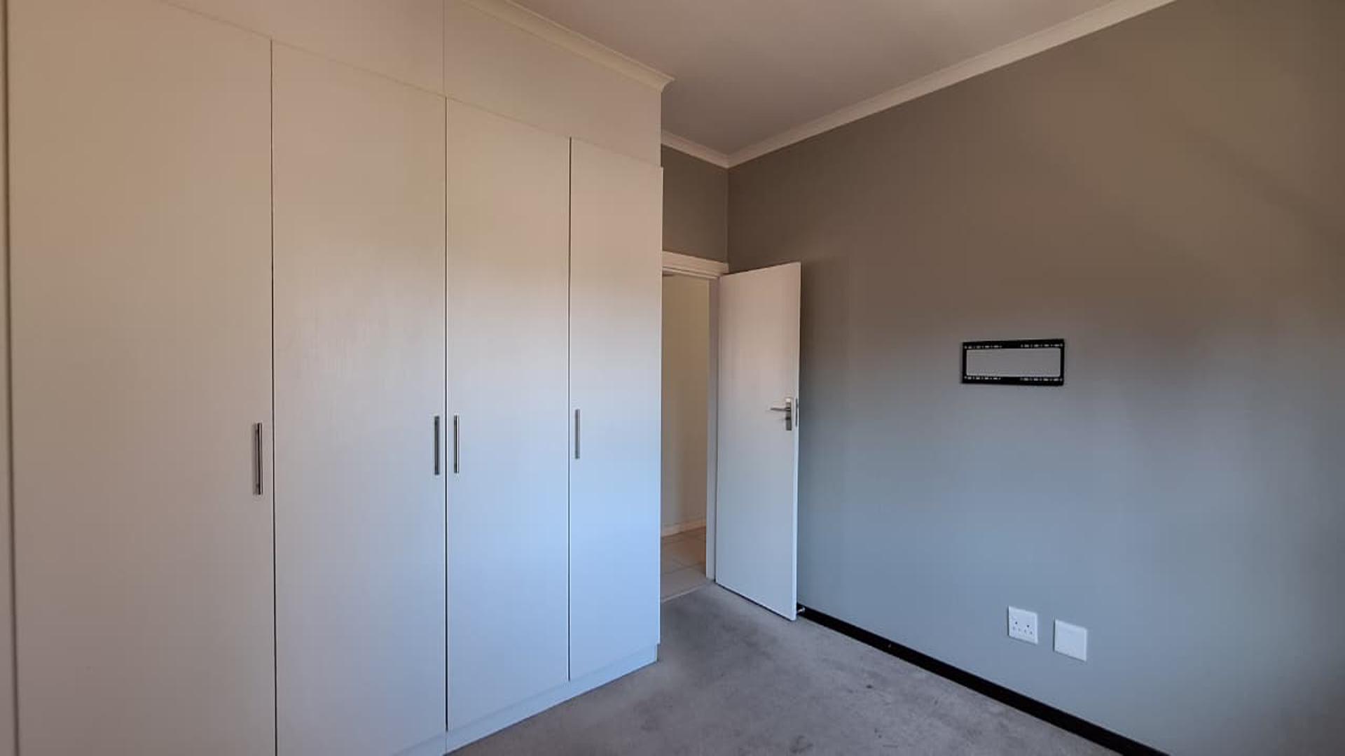 Bed Room 1 - 16 square meters of property in Lilianton
