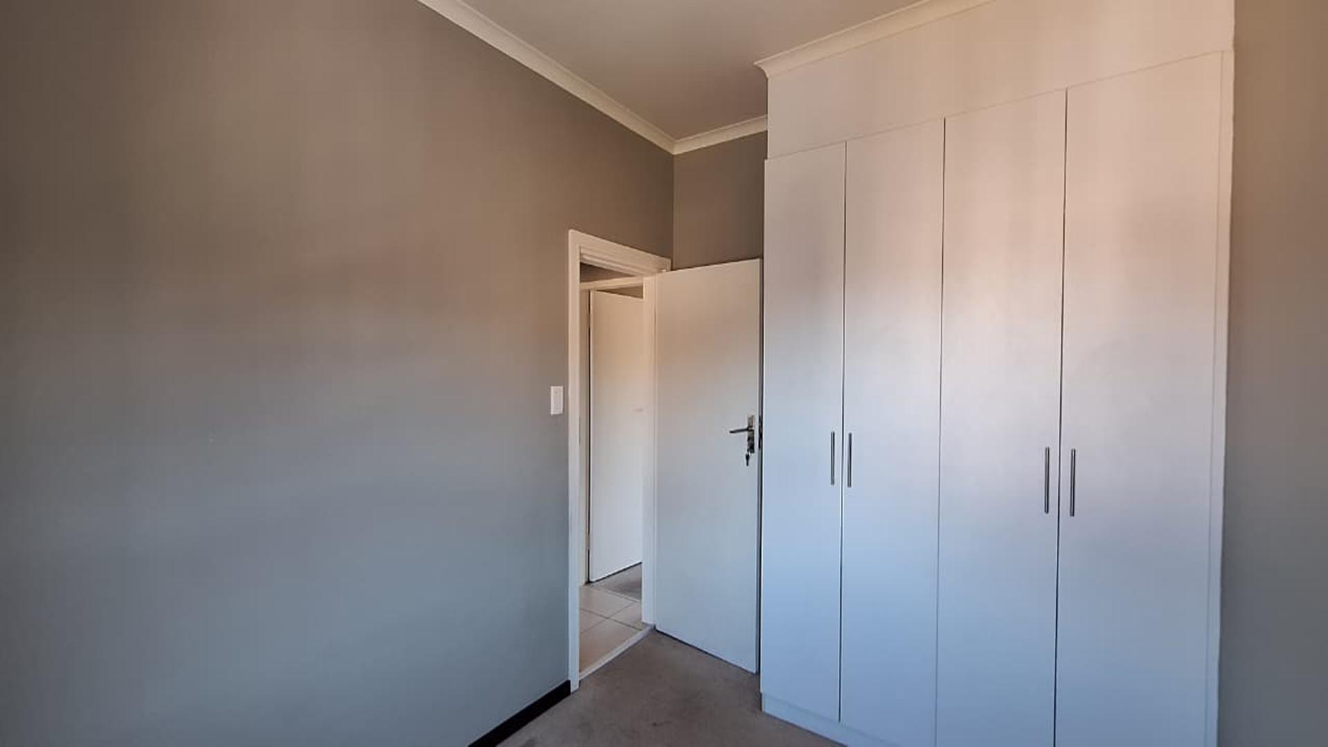 Bed Room 2 - 14 square meters of property in Lilianton