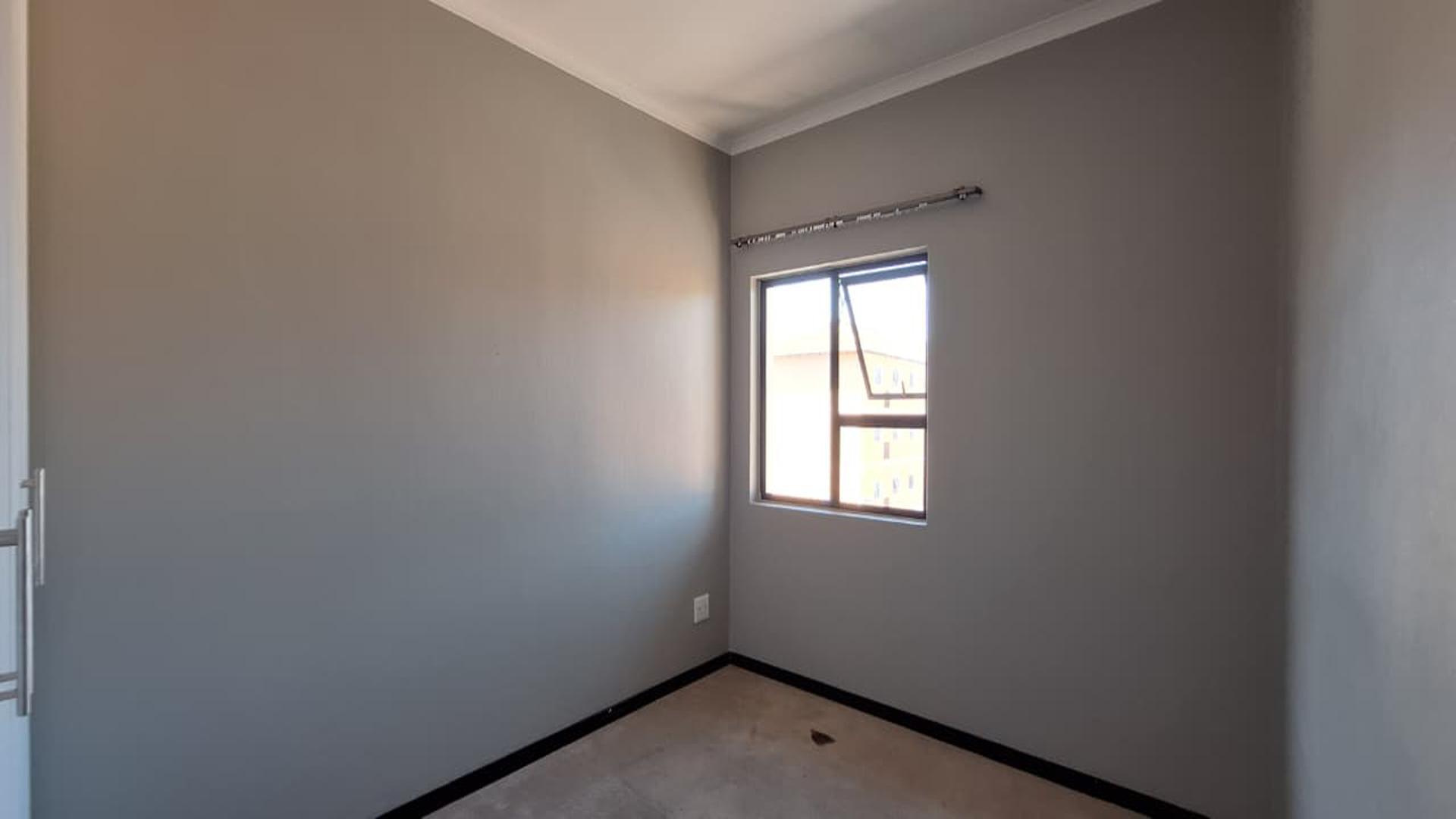 Bed Room 2 - 14 square meters of property in Lilianton