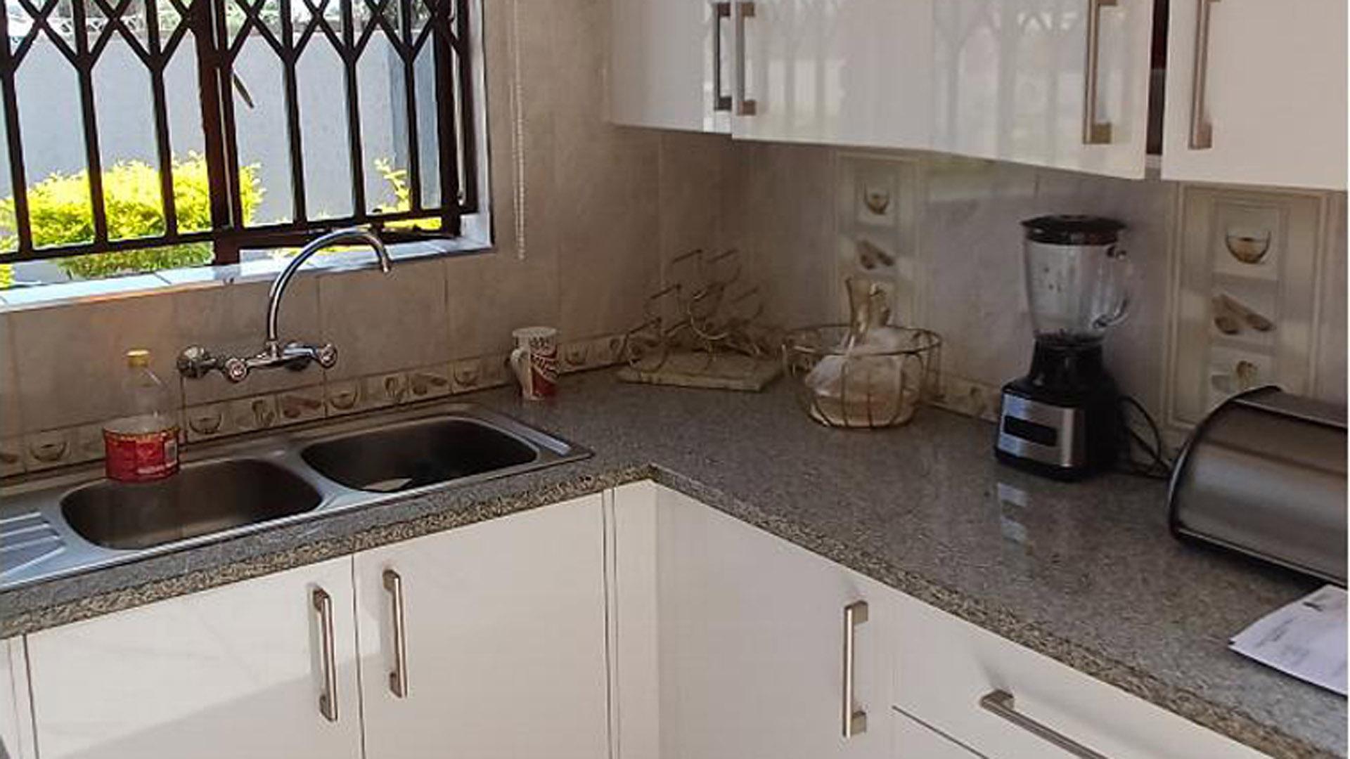 Kitchen of property in Soshanguve
