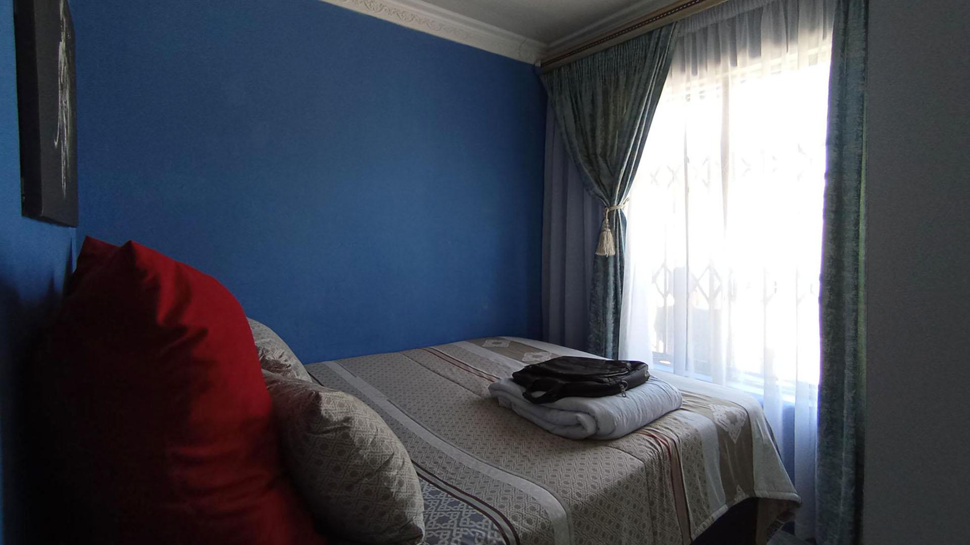 Bed Room 1 - 8 square meters of property in Soshanguve
