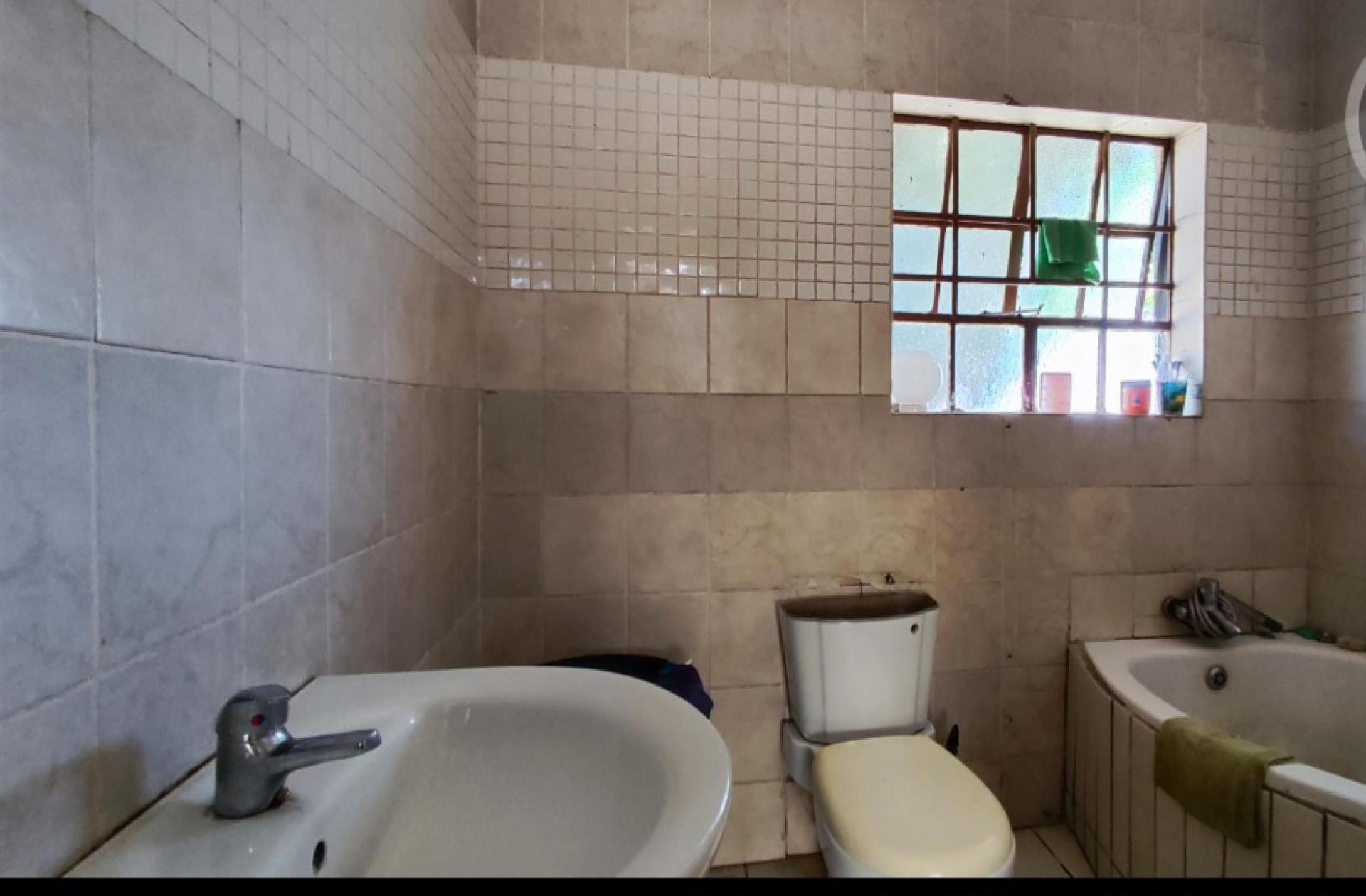  of property in Birchleigh North