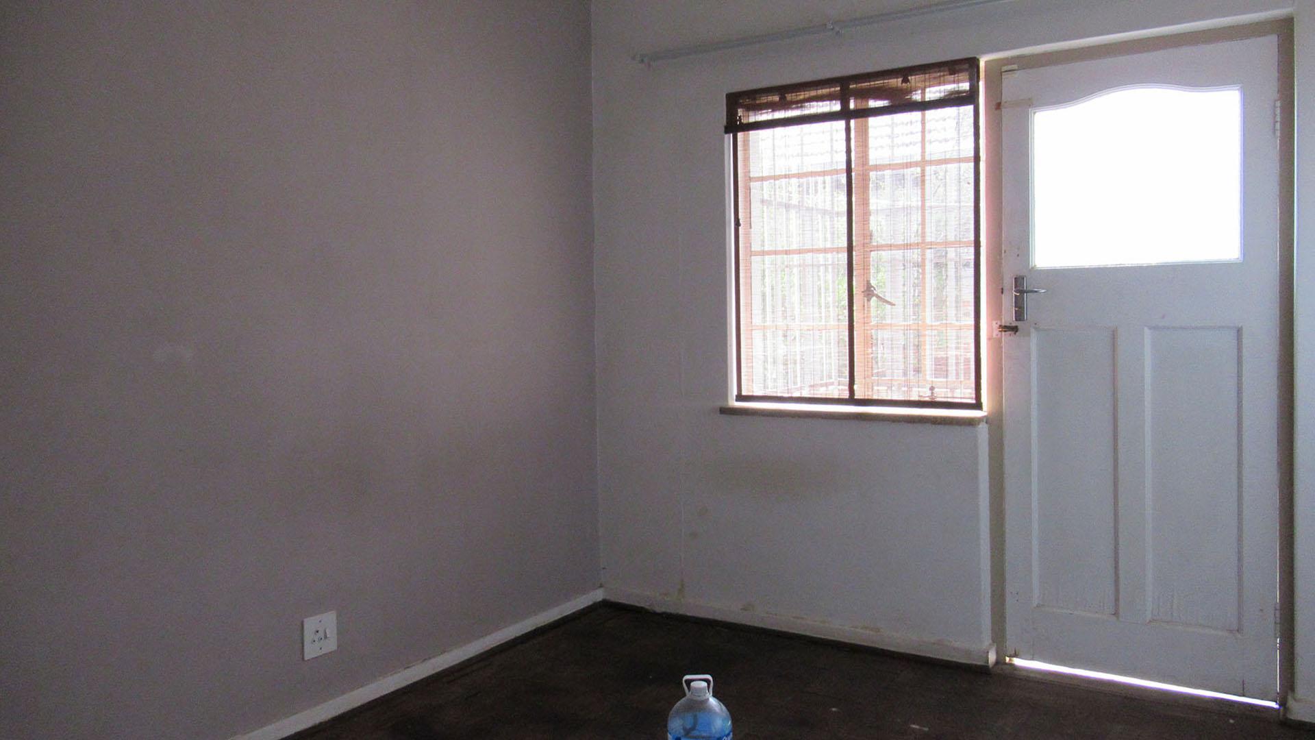 Dining Room - 14 square meters of property in Linmeyer