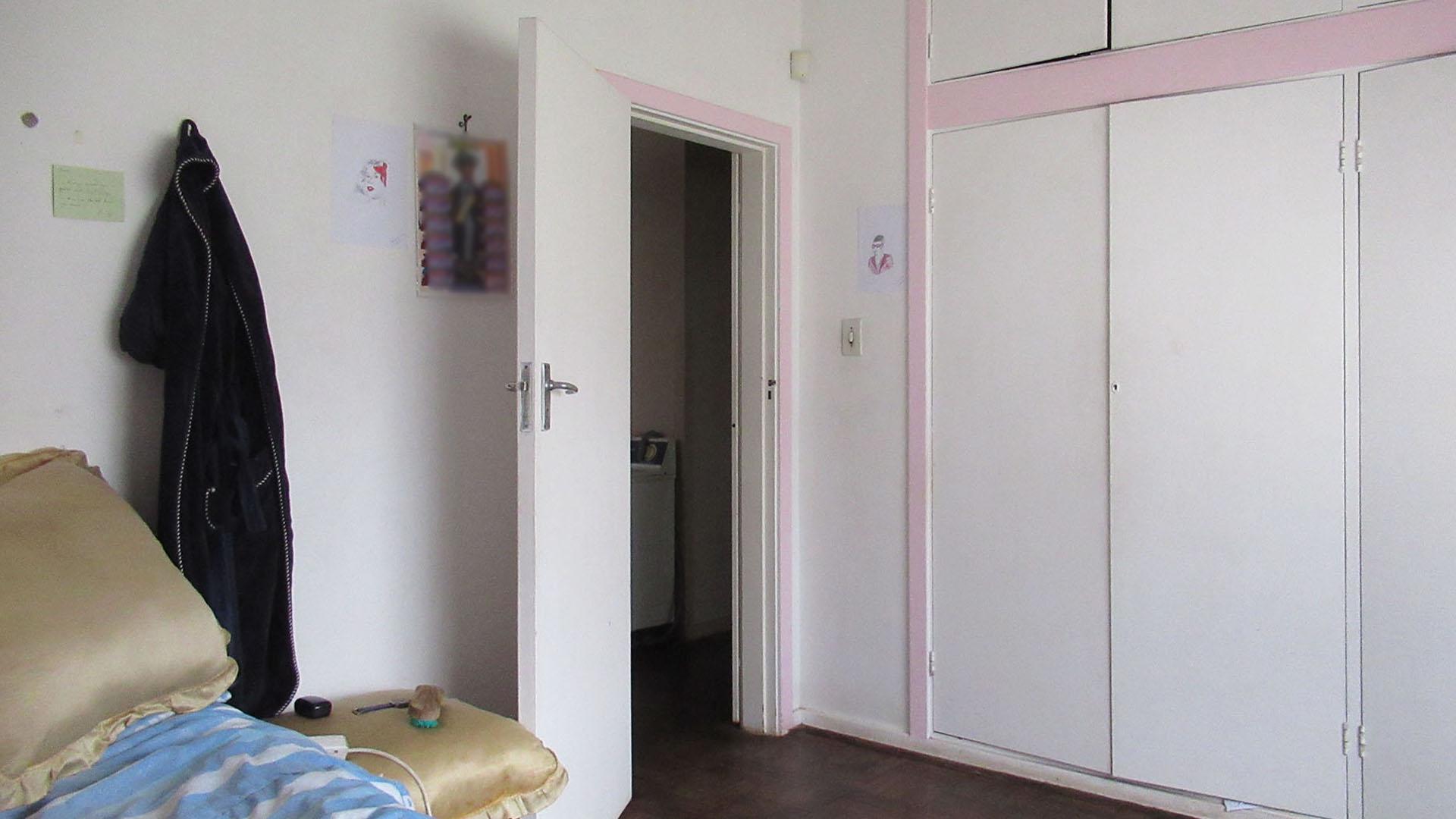 Bed Room 1 - 15 square meters of property in Linmeyer