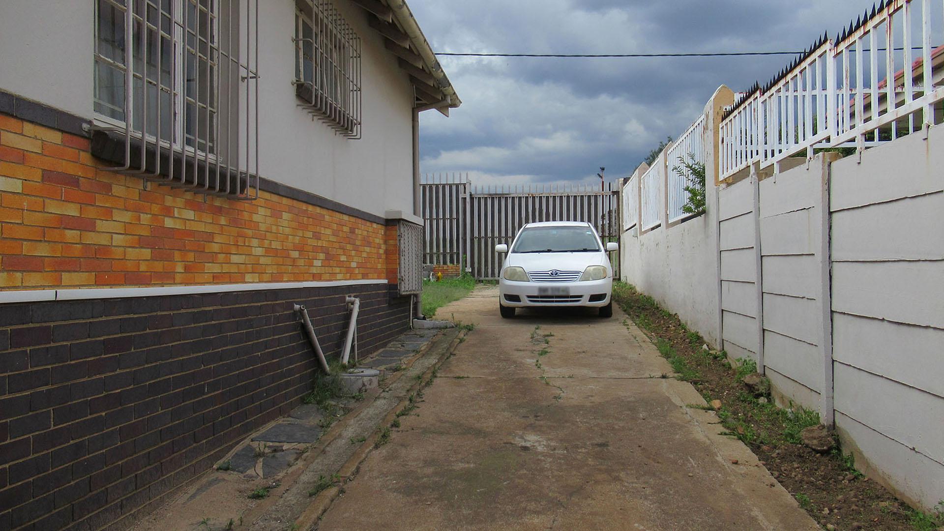 Backyard of property in Linmeyer