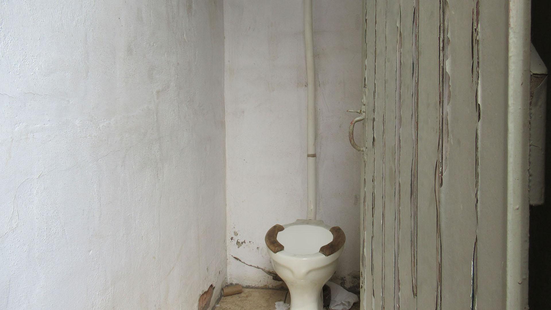 Bathroom 3+ - 3 square meters of property in Linmeyer