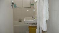 Bathroom 1 - 5 square meters of property in Linmeyer