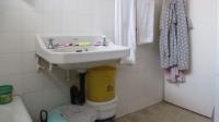 Bathroom 1 - 5 square meters of property in Linmeyer