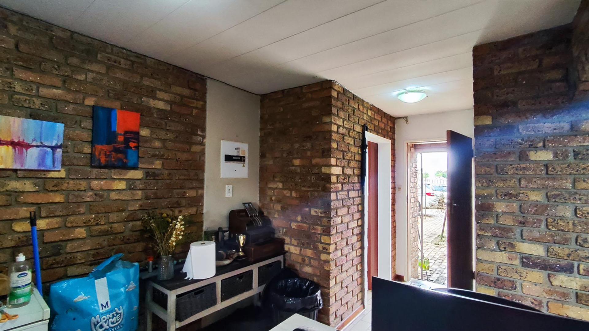 Spaces - 26 square meters of property in Boksburg