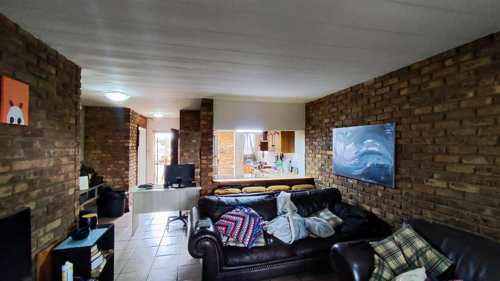 Lounges - 19 square meters of property in Boksburg