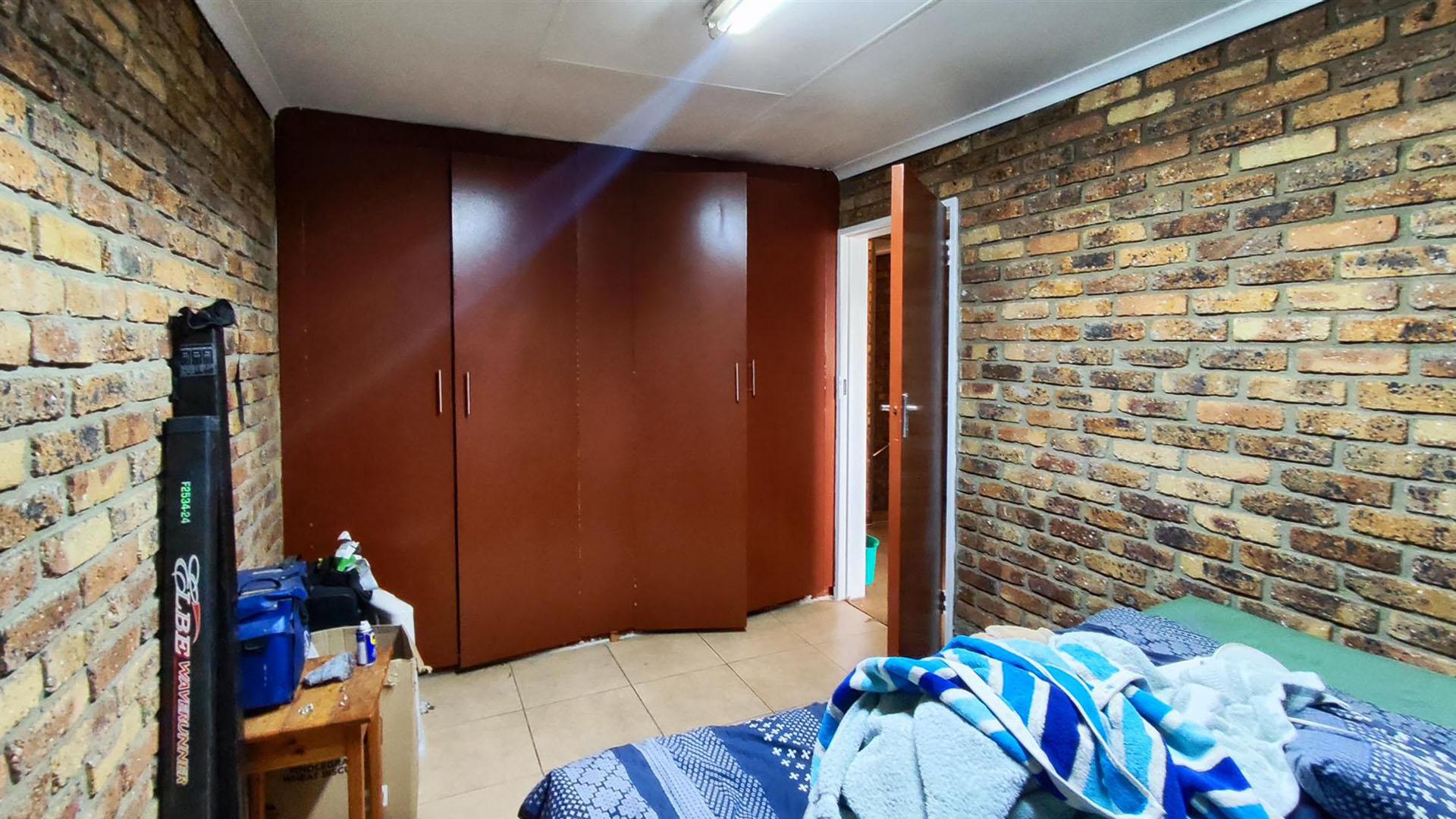 Bed Room 2 - 14 square meters of property in Boksburg