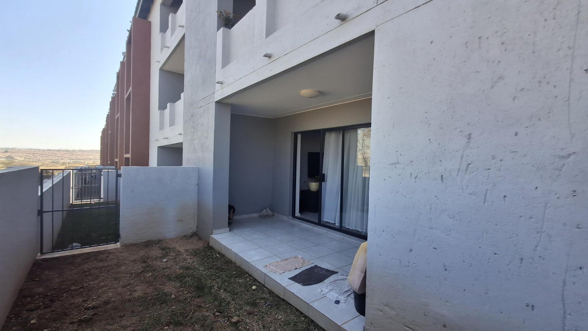 Backyard of property in Kosmosdal