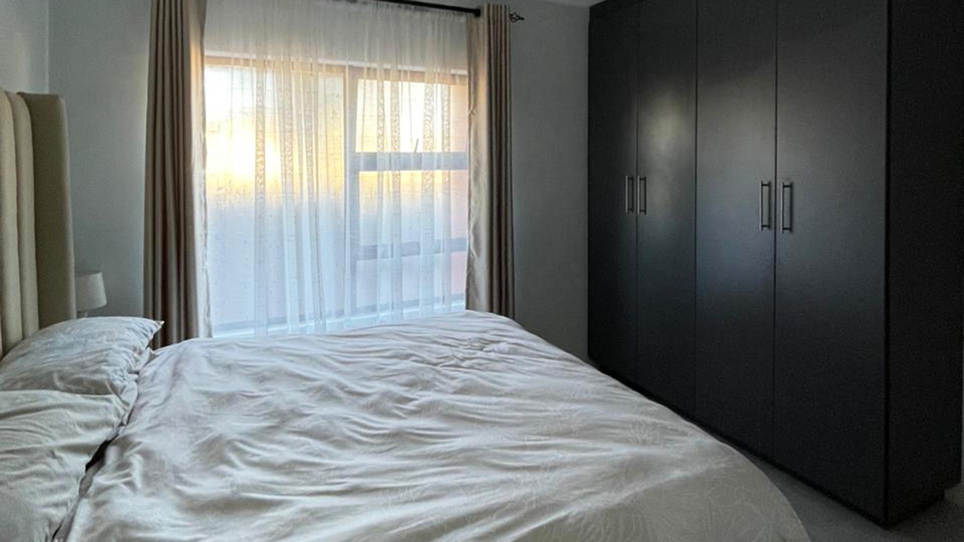 Main Bedroom of property in Kosmosdal